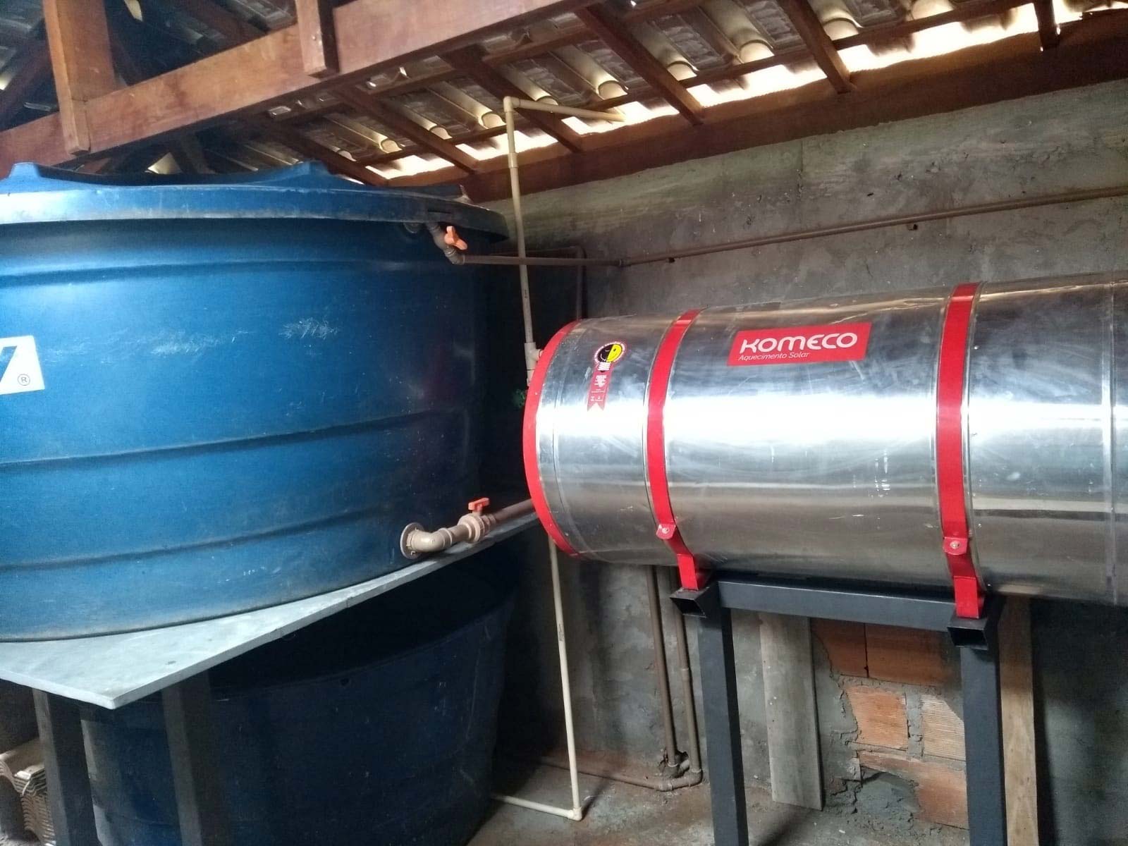Conjunto-de-aquecimento-de-400-L-já-instalado
