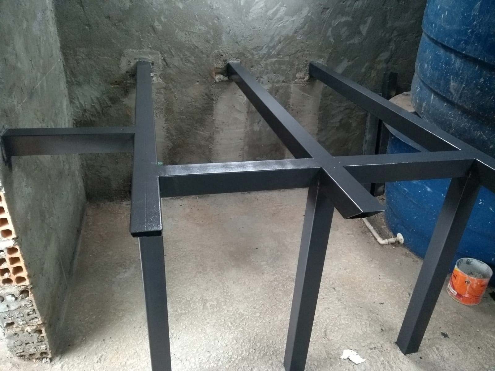 Estrutura-em-aço-70x70-mm-para-receber-caixa-d'água-de-2000-L